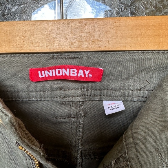 UNIONBAY Women's Olive Cargo Shorts - Picture 2 of 7